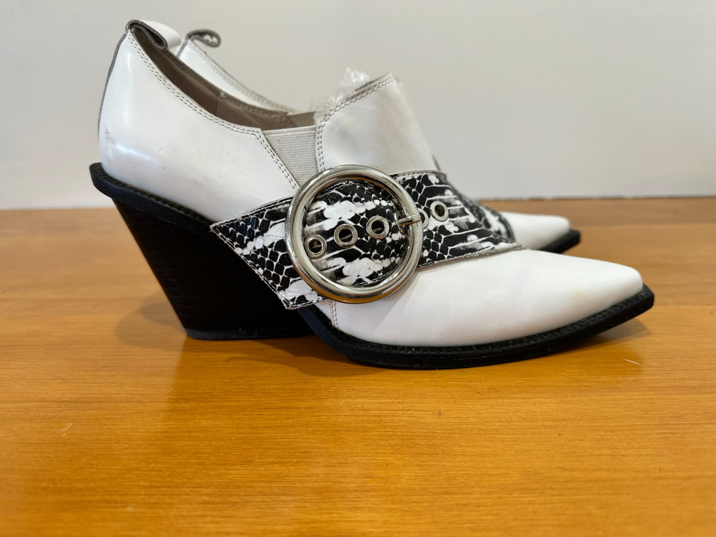 Jeffrey Campbell - Cowboy Heels - Size EU 38 - White and black