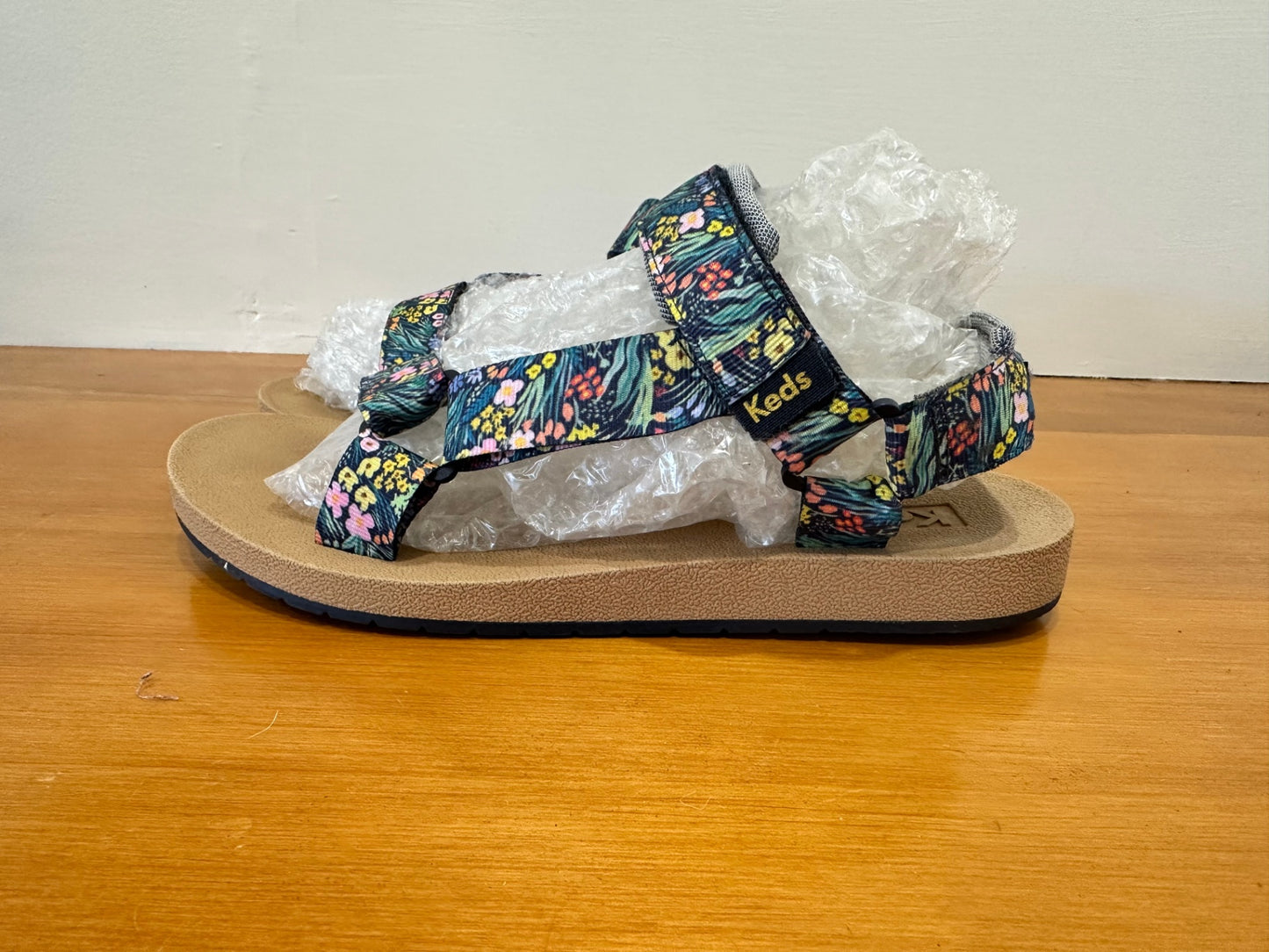 Keds Sandals - Size EU 39 - Rifle Paper Company - Beige with a floral strap pattern