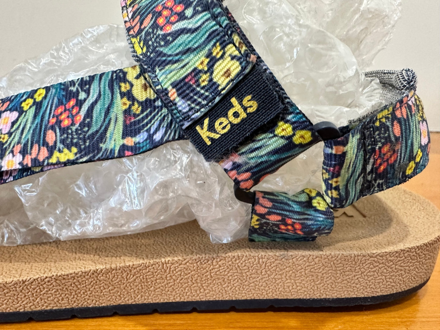 Keds Sandals - Size EU 39 - Rifle Paper Company - Beige with a floral strap pattern