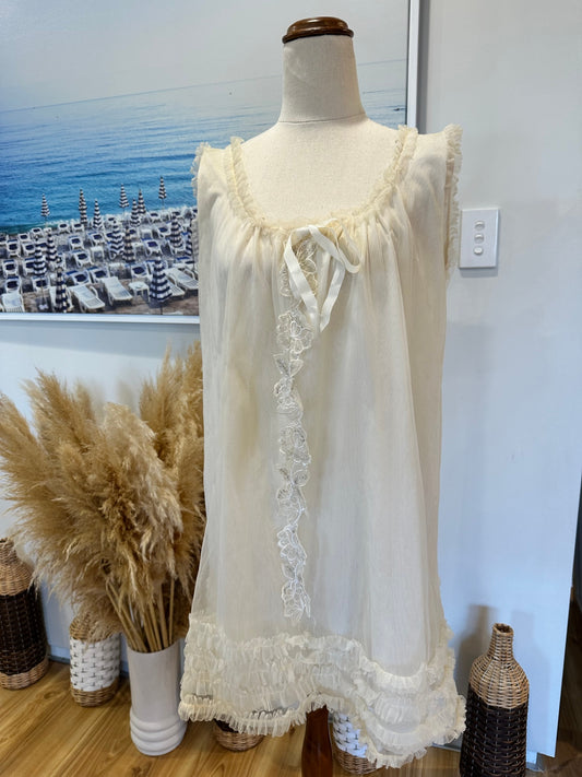 Vintage Wedding Sleepwear - Nightie & Dressing Gown - Medium - Cream / White