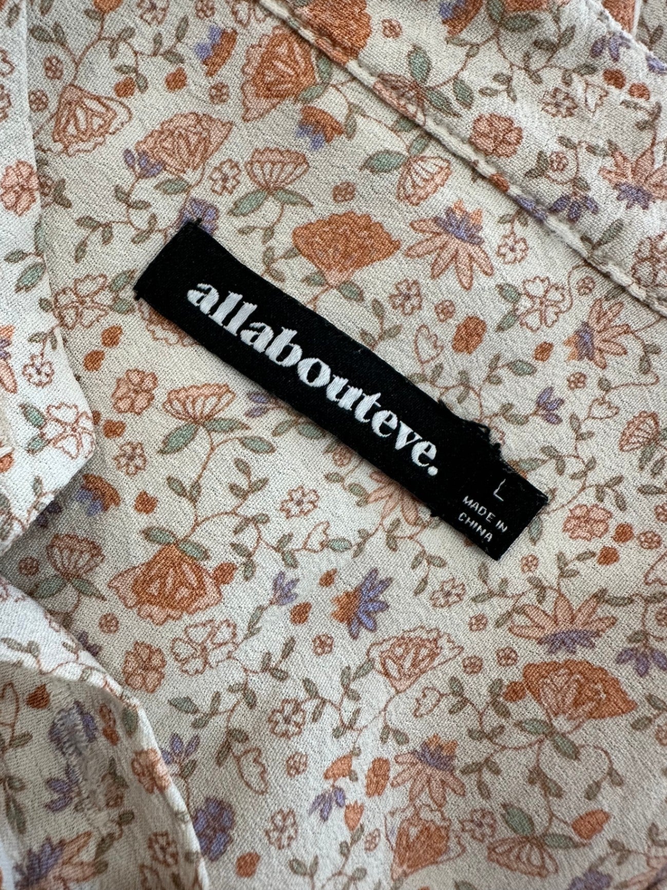 All About Eve - Bohemian Shirt - Large - Beige with floral pattern