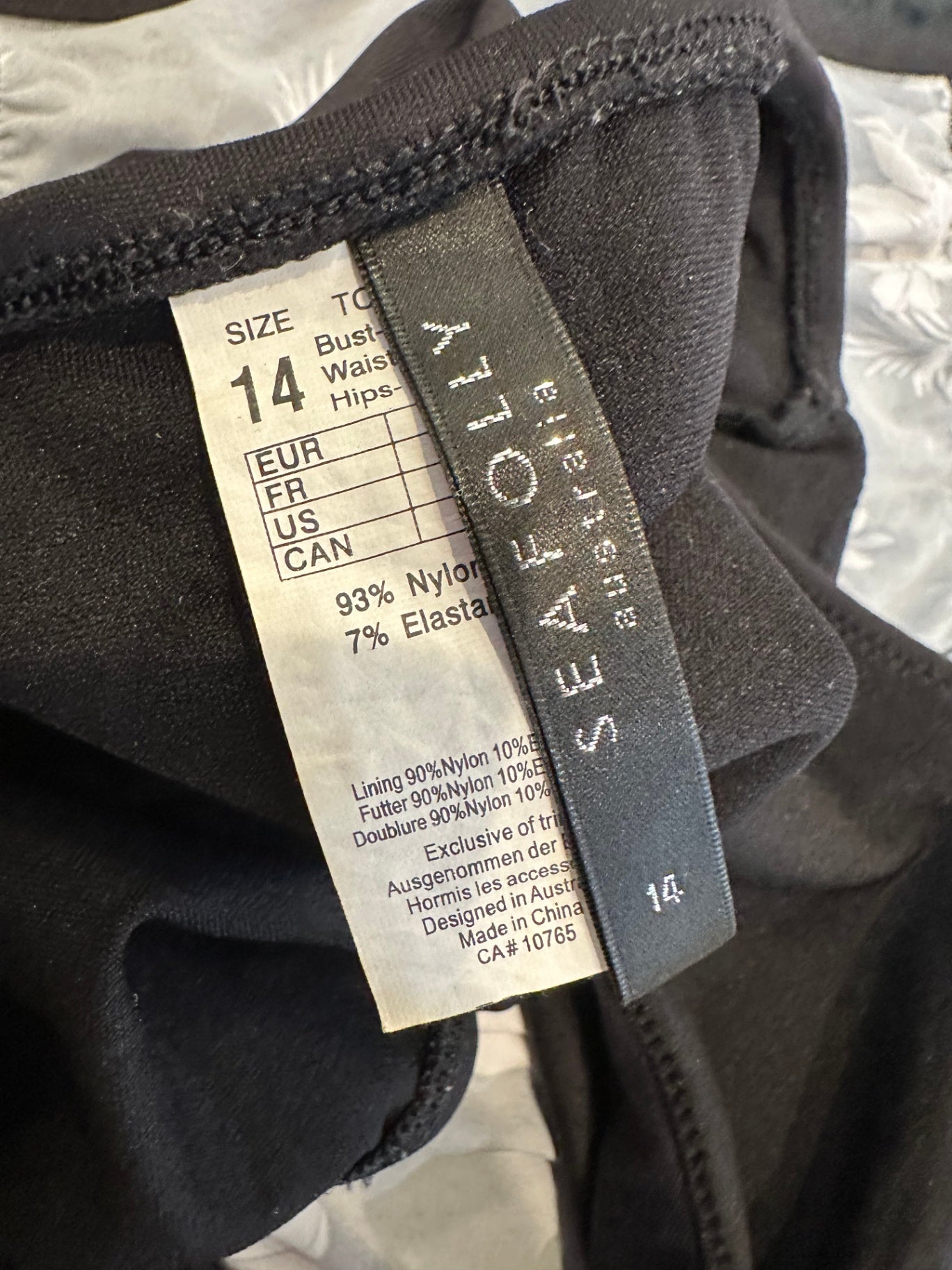 Seafolly - Swimsuit - Size 14 DD - Black and white