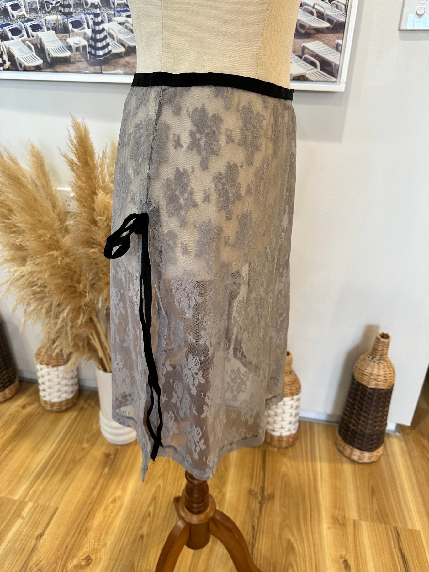 Vintage Y2K - Grey Lace Skirt - Medium