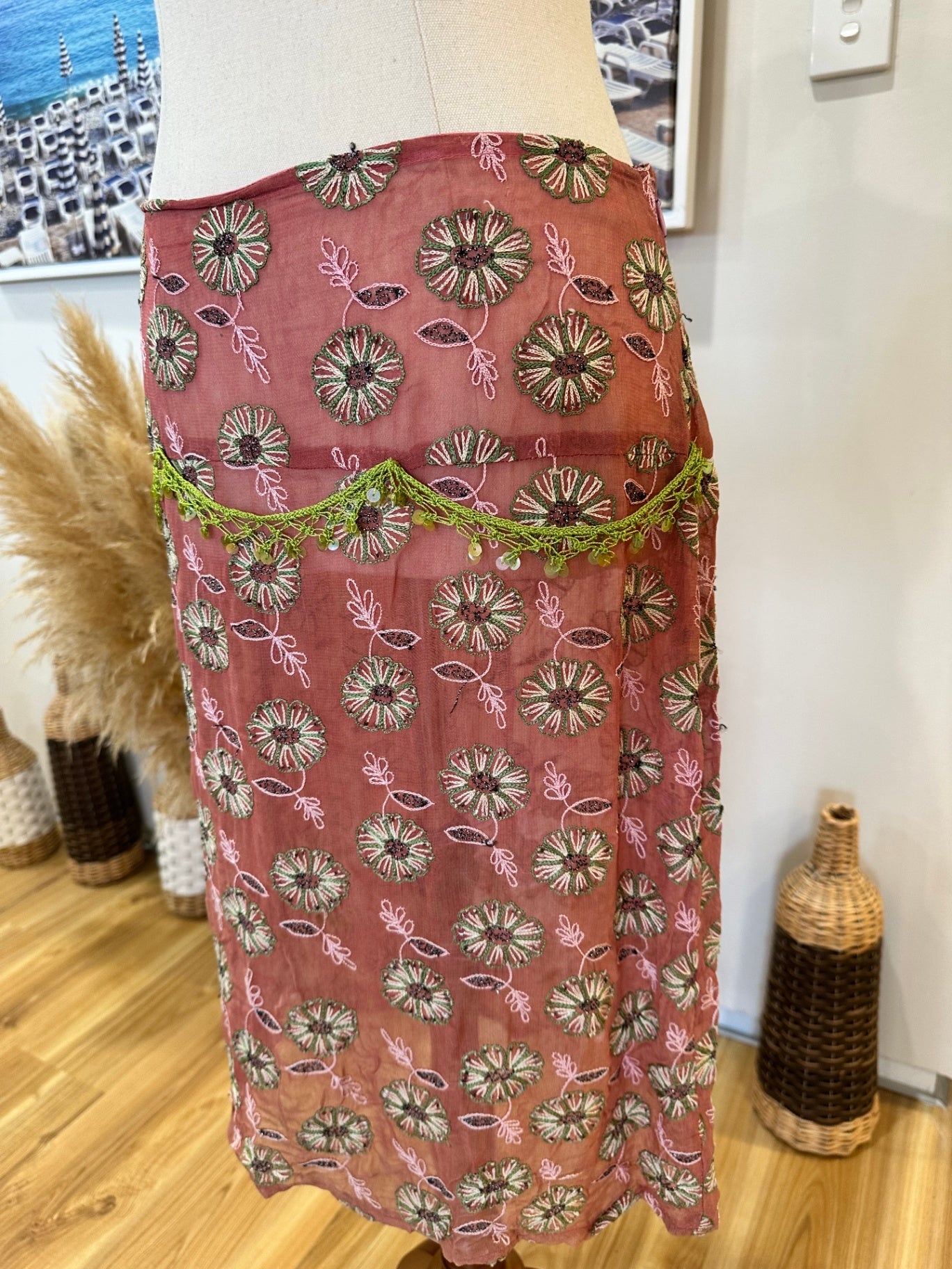 Alannah Hill - Lace Skirt w Embroidery - Size 14 - Pink