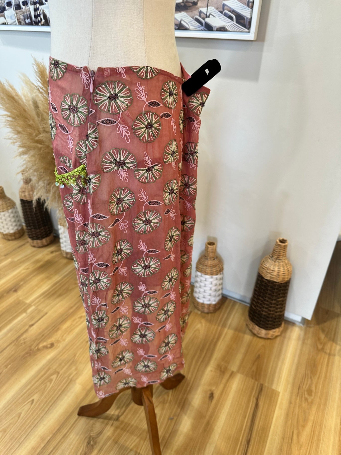 Alannah Hill - Lace Skirt w Embroidery - Size 14 - Pink