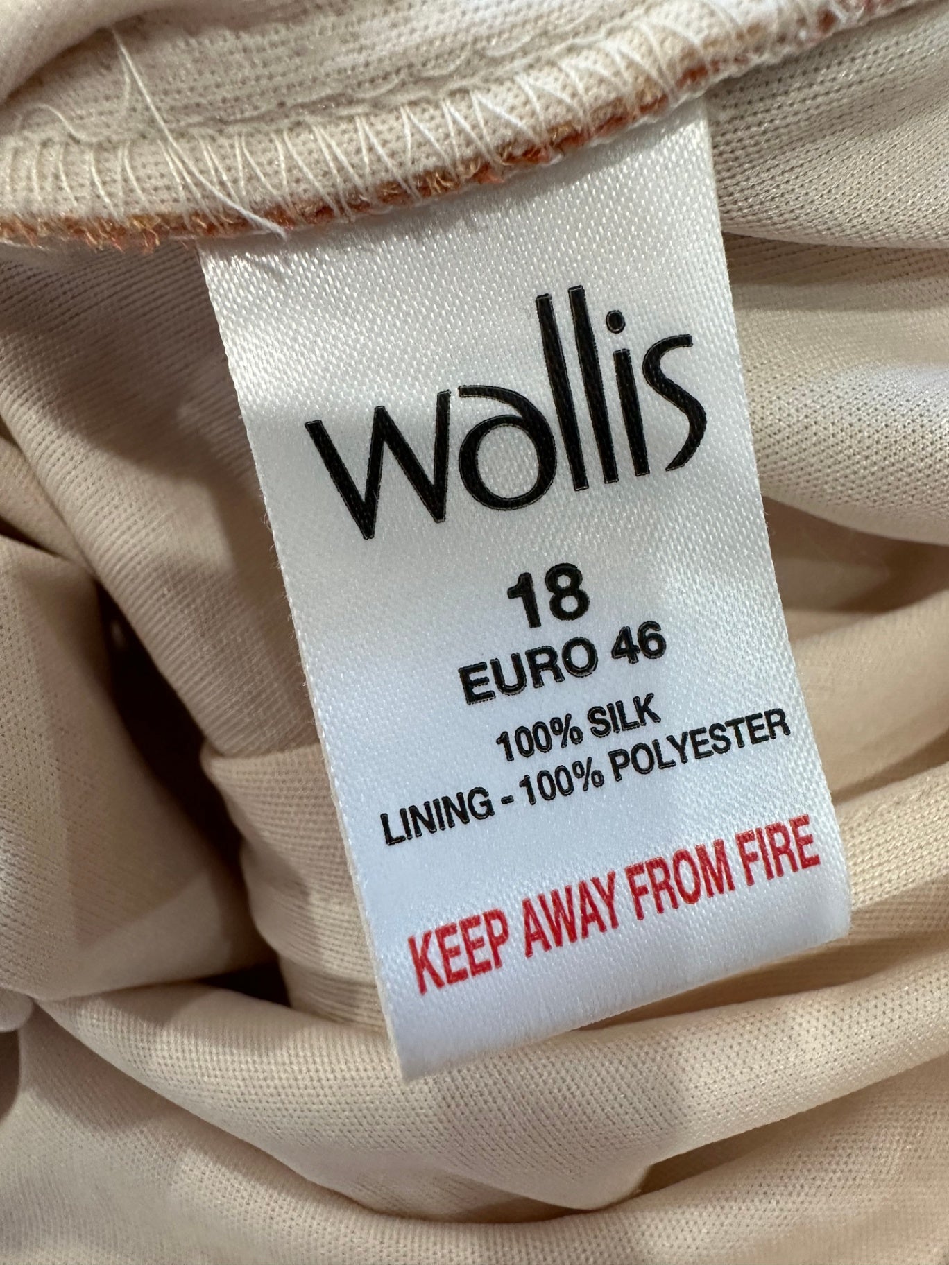 Wallis Blouse - Size 18 - 100% Silk - Beige with orange and brown floral patterns