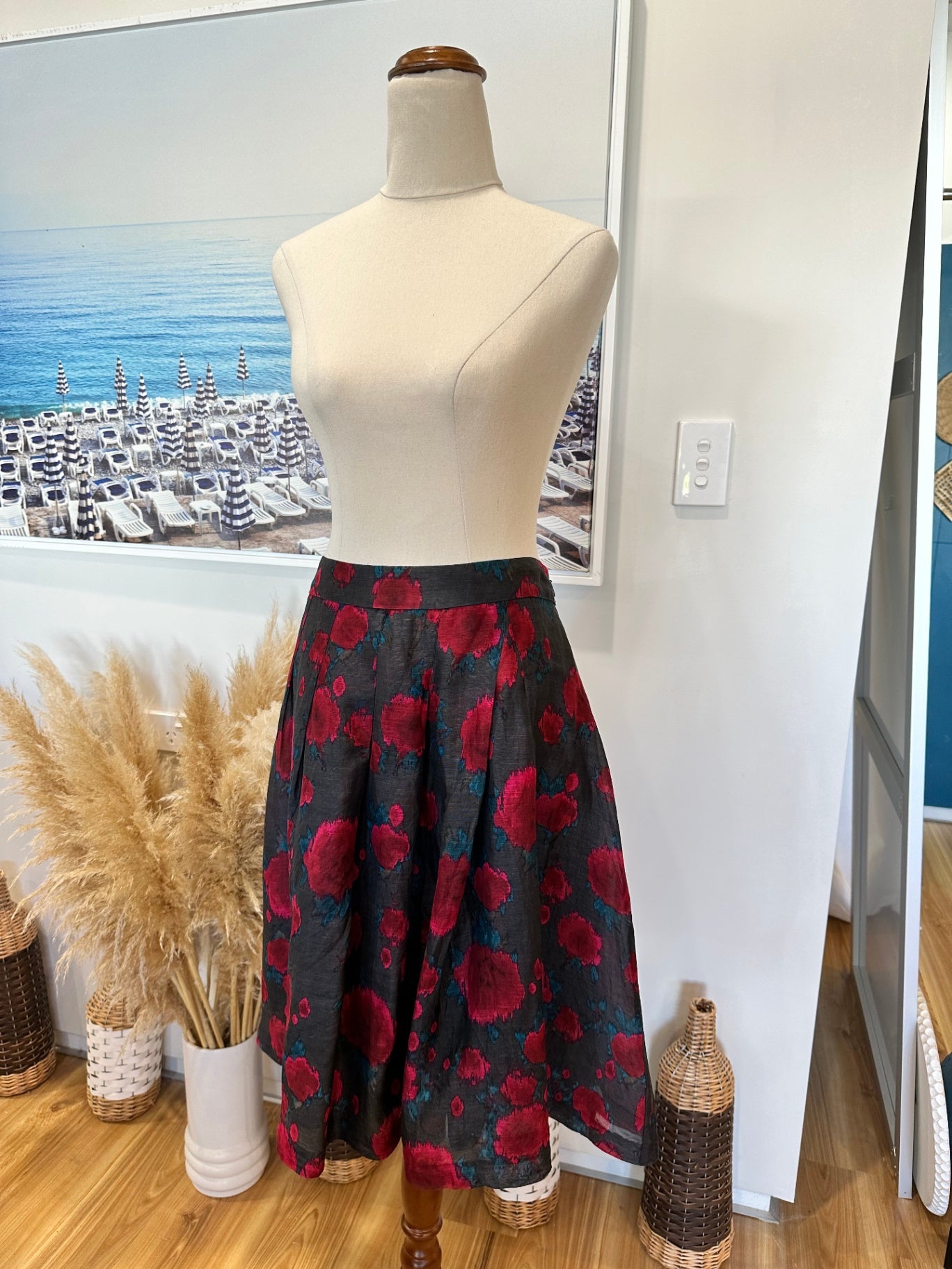 David Lawrence - Skirt - Size 12 - Navy with red floral pattern