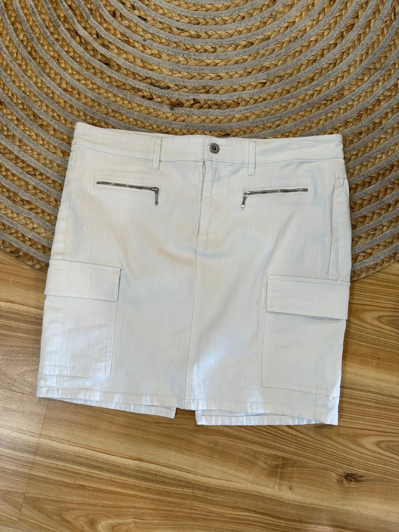 Marilyn Seyb - Mini Skirt - Size 14 - White - 96% Cotton