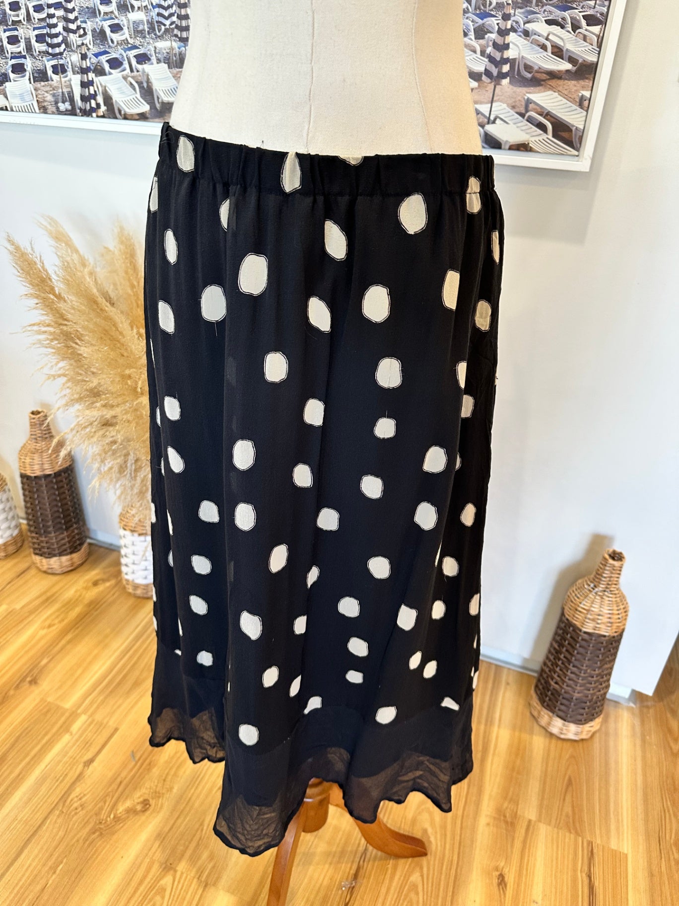 Verge - 100% Silk Skirt - Size 12 - Black and Beige