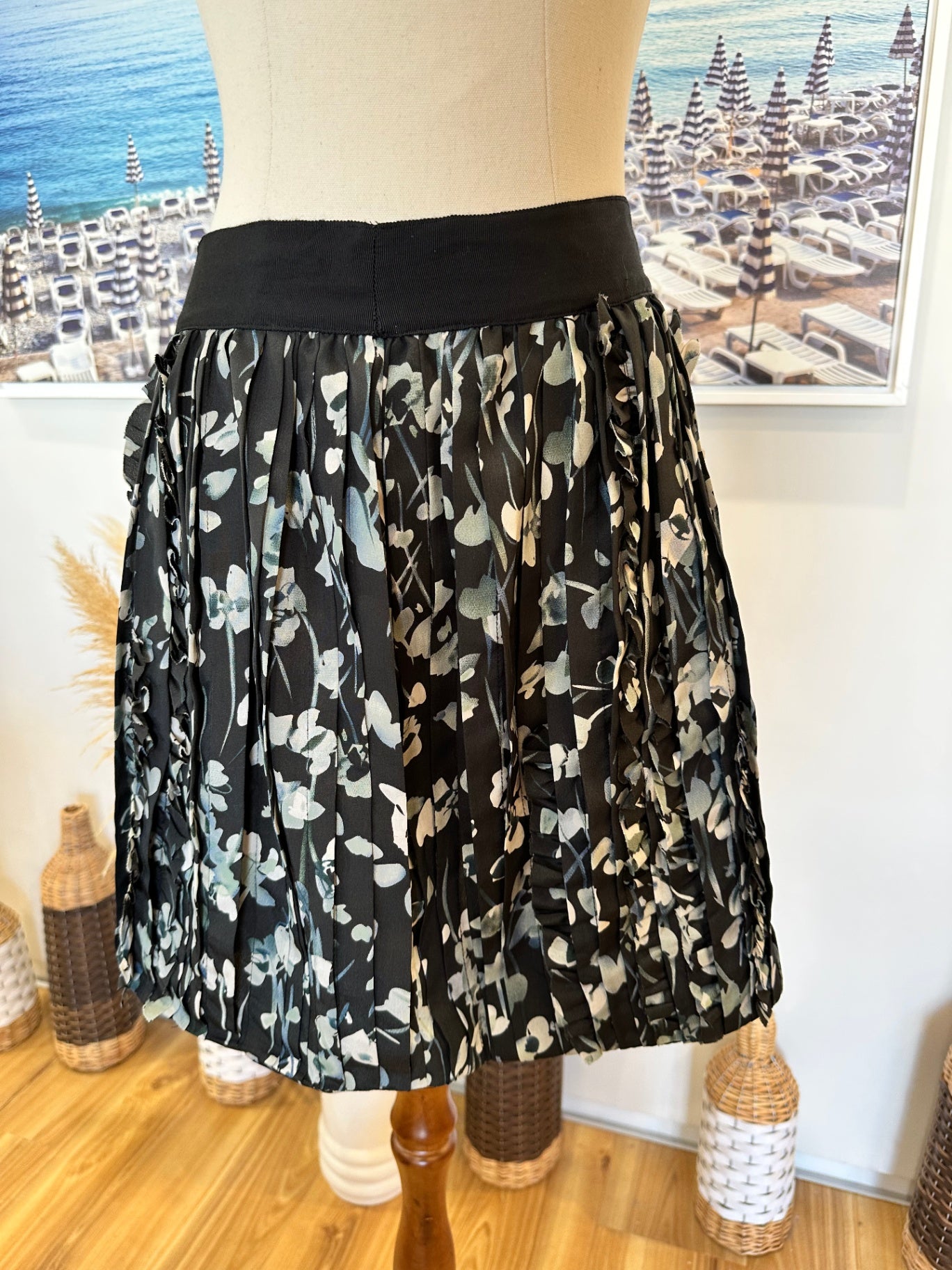 Portmans - Mini Skirt - Size 8 - Black w Pattern