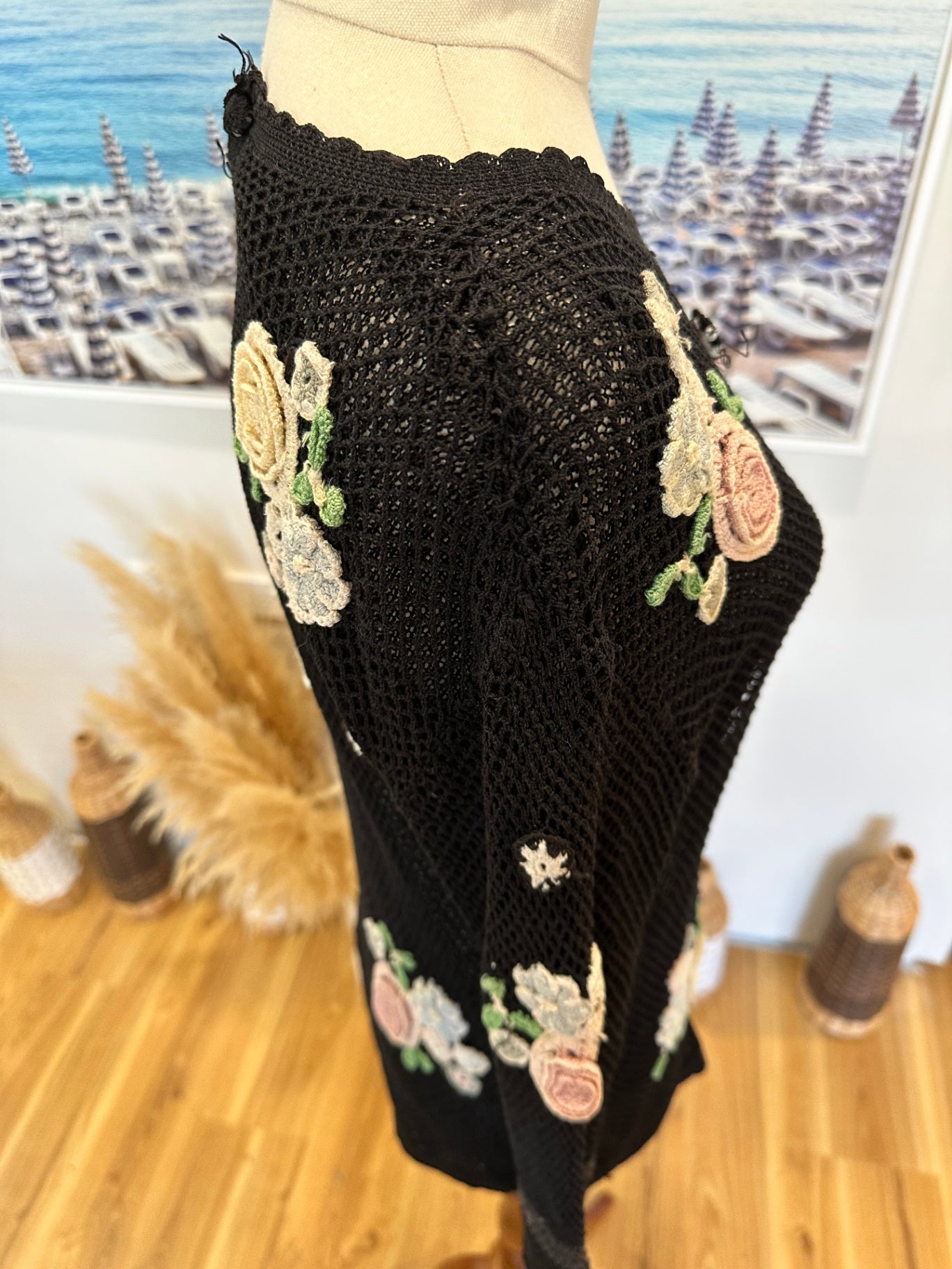 Vintage - Jumper - Small Black w Crochet Pastel Flowers