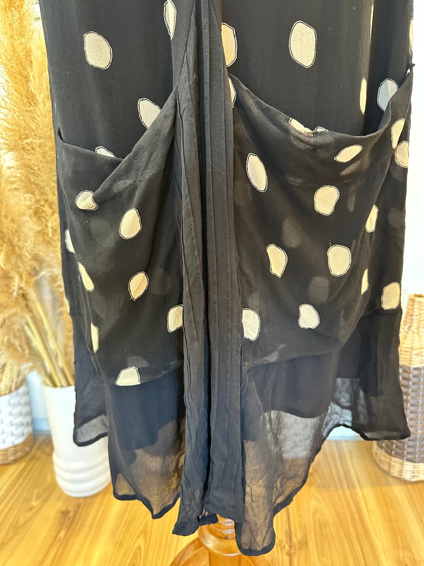 Verge - 100% Silk Skirt - Size 12 - Black and Beige