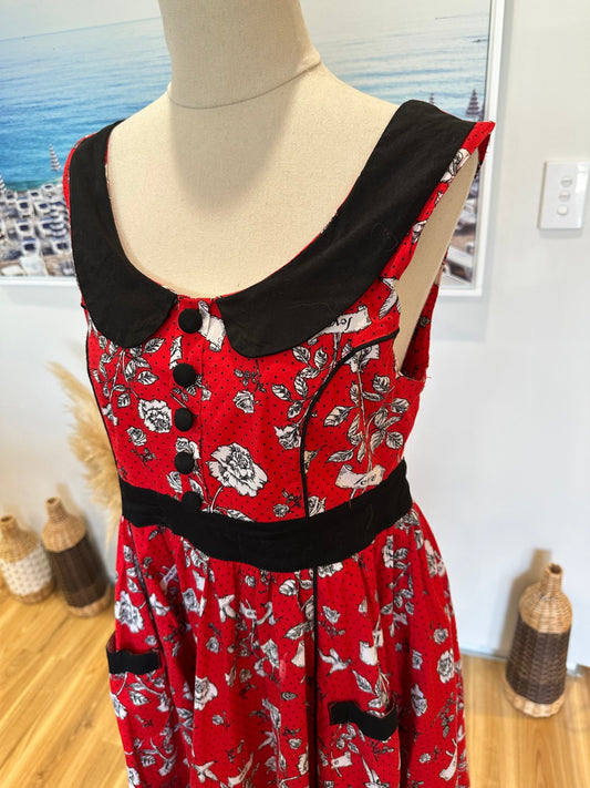 Hell Bunny - Rockabilly Dress - Medium - Red w Roses