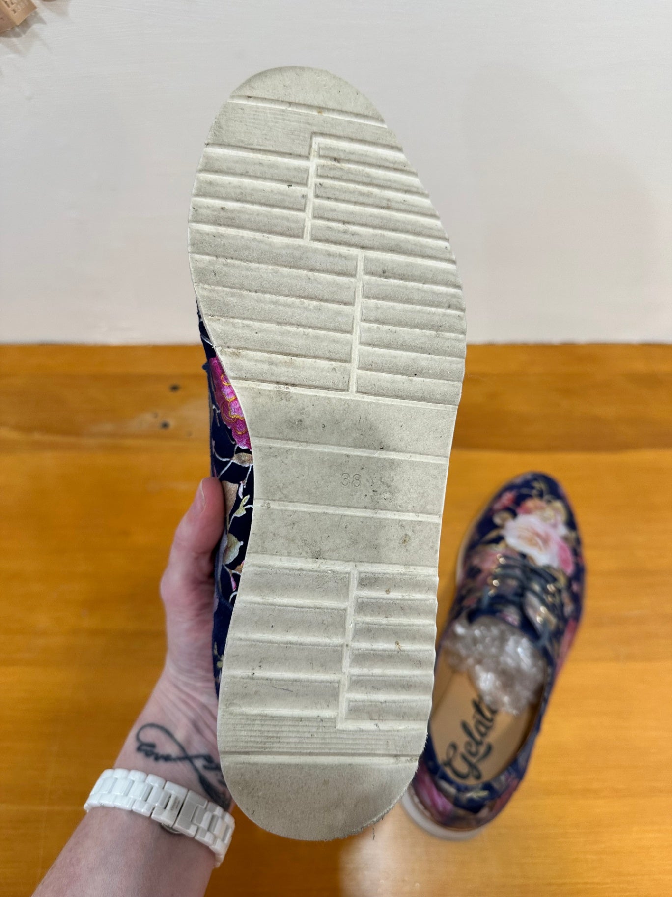 Gelato Shoes - Size EU 38 - Navy w Flower Pattern