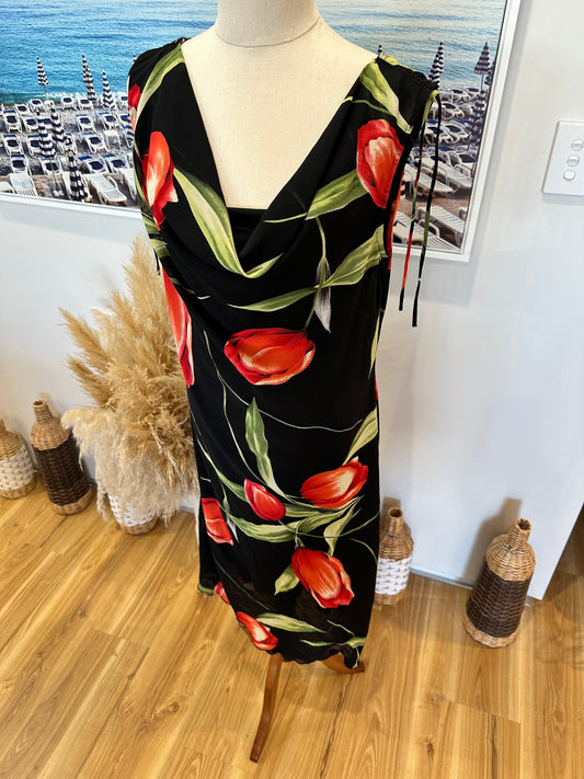 Filo Dress - Extra Large - Black with Red Tulips