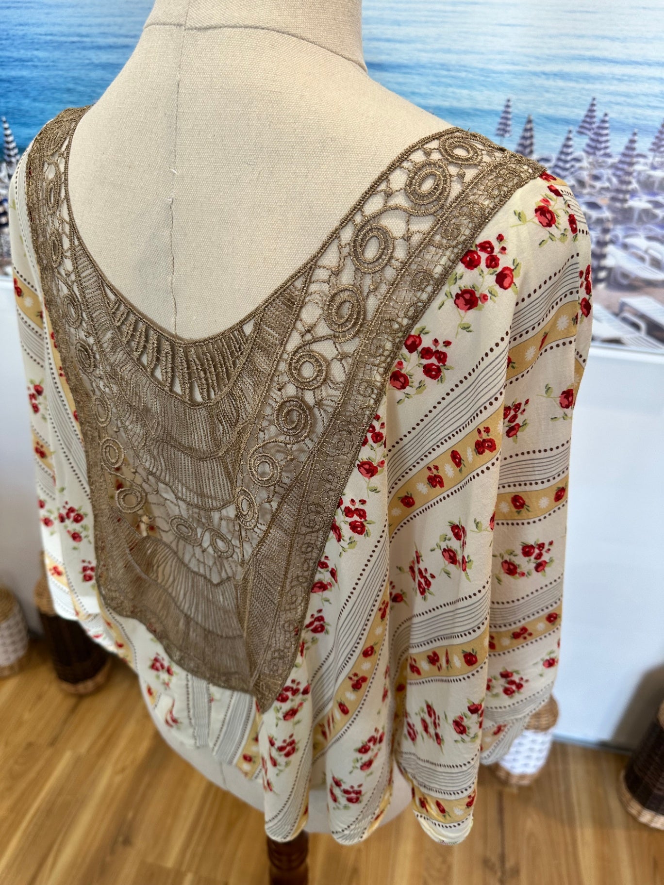 Batwing Blouse - Medium - Cream with red floral pattern