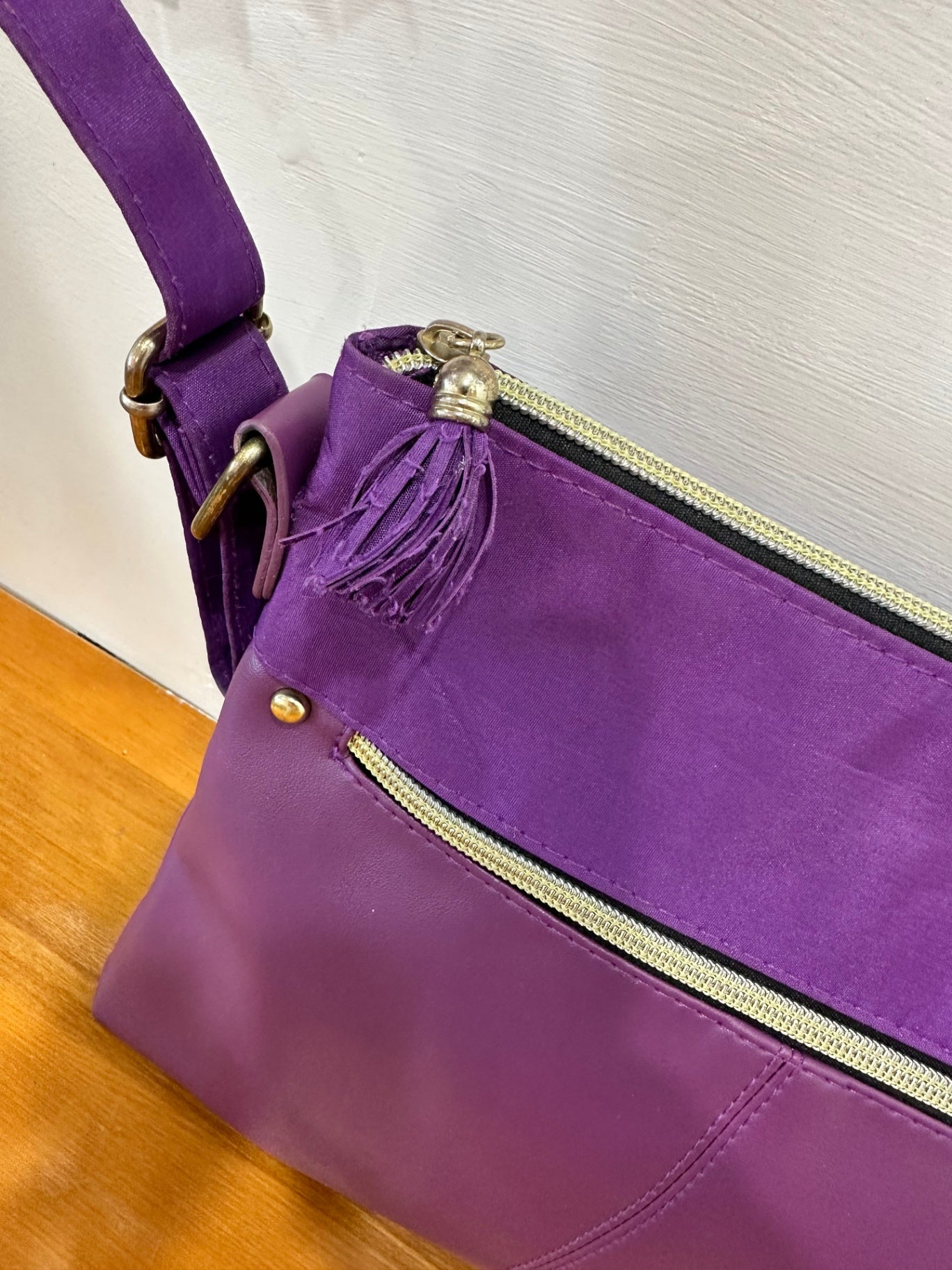 Purple Handbag w Matching Accessories