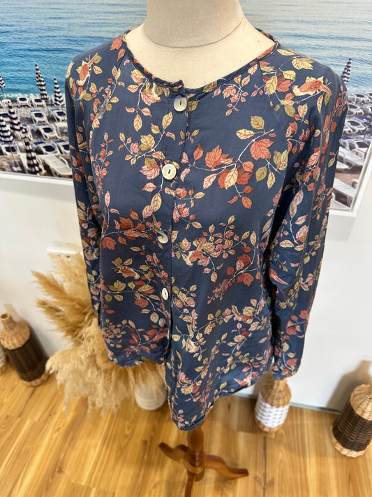 Art Style by Rebecca Herring Silk blend Top - Size 8 - Navy Blue w Floral