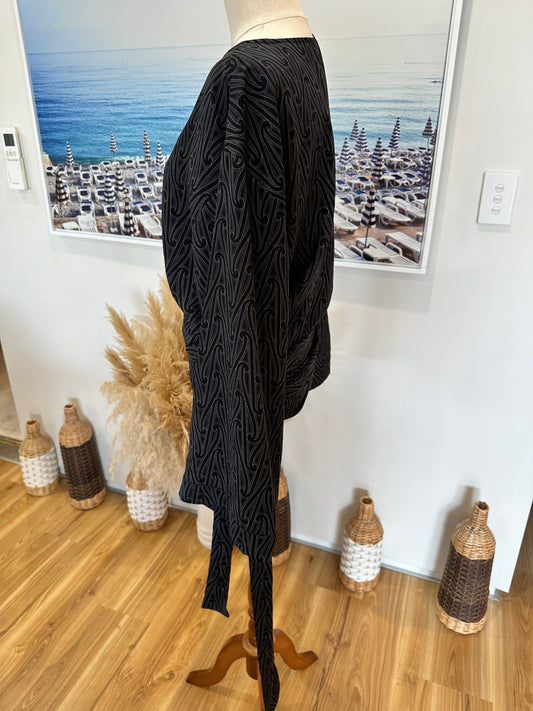 Noku - Wraparound Blouse - 2XL - Black and Grey