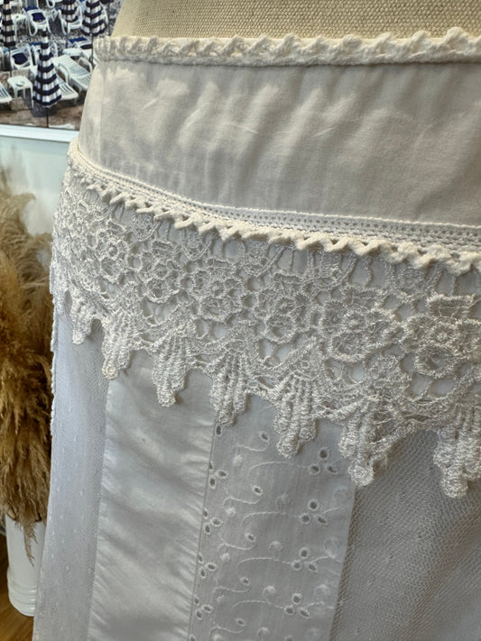 Bohemian White Skirt Women Stylish Flowy Casual Summer Wear Size 16