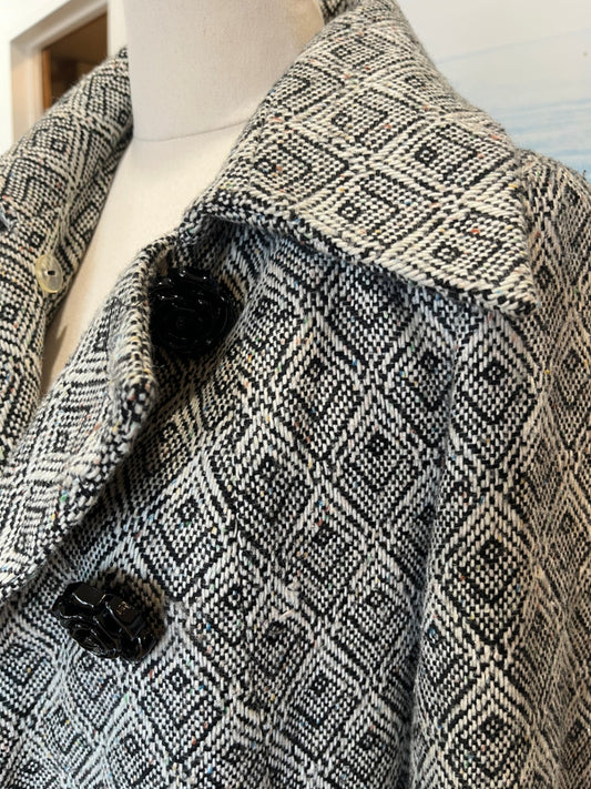 Teaberry Coat Black and White Geometric Design Size 8