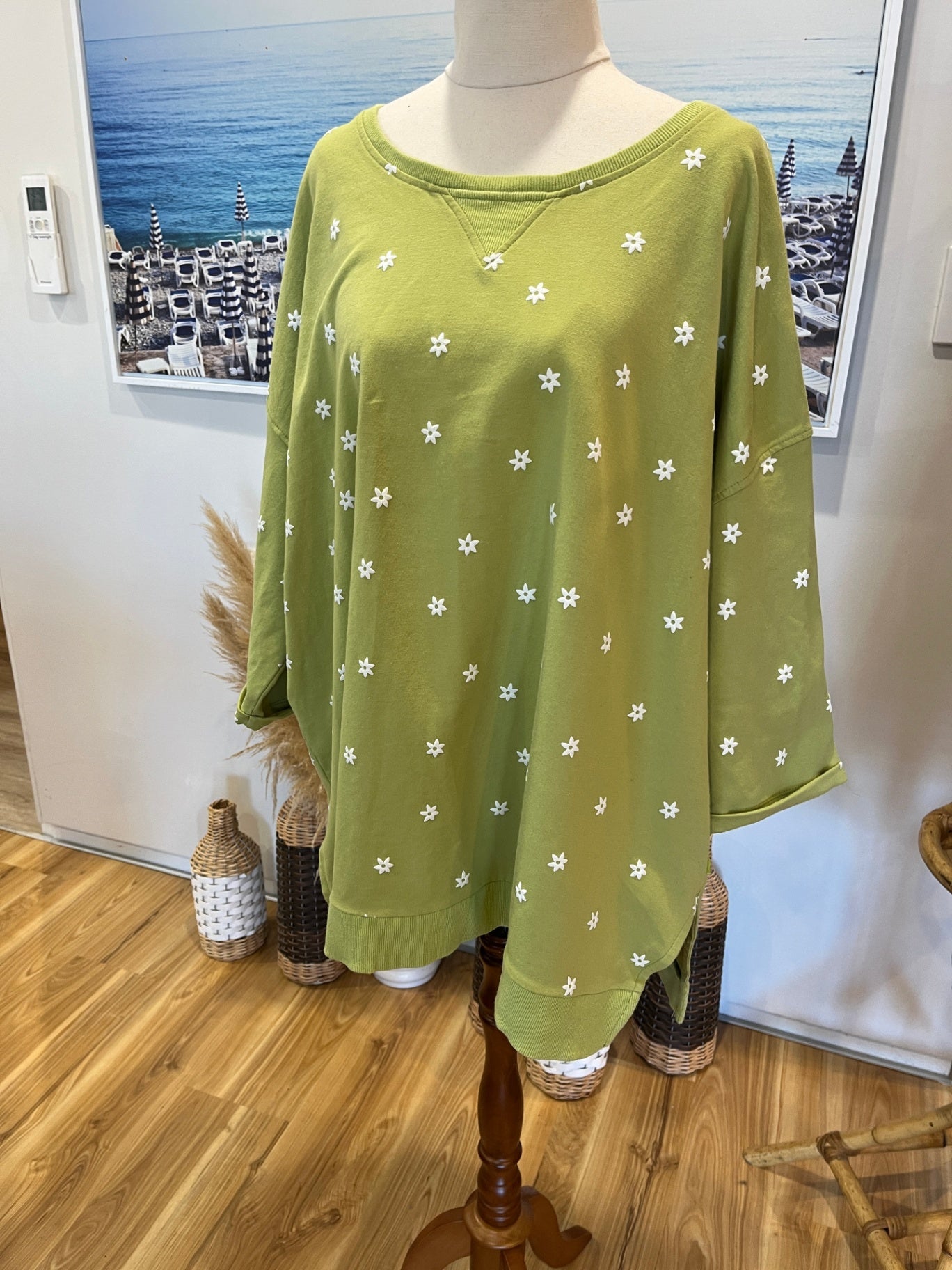 Green & White Daisy Print Virtuelle 3/4 Sleeve Sweatshirt | Size 16–18
