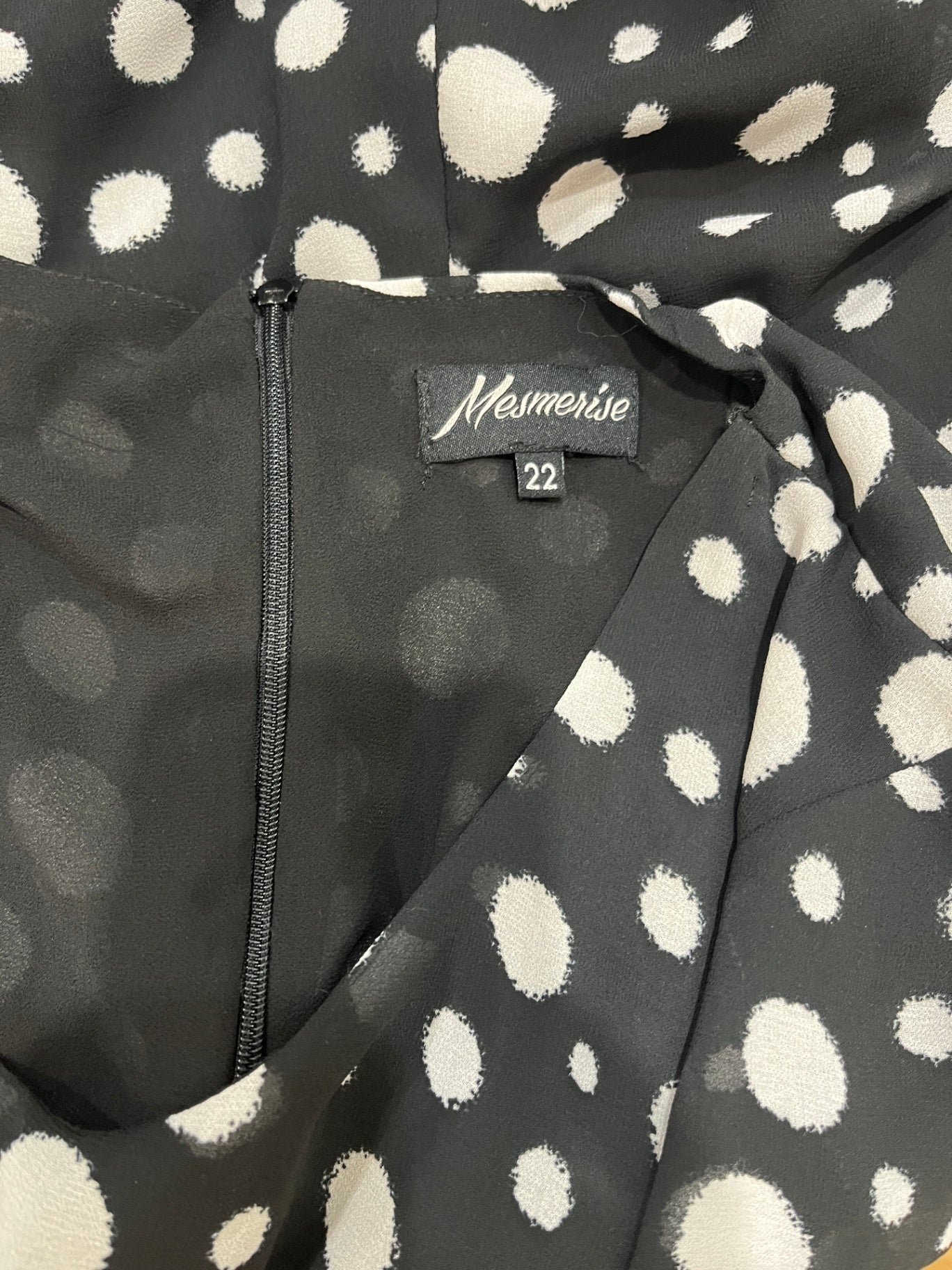 Mesmerise Black & White Polka Dot Pattern Dress Size 22