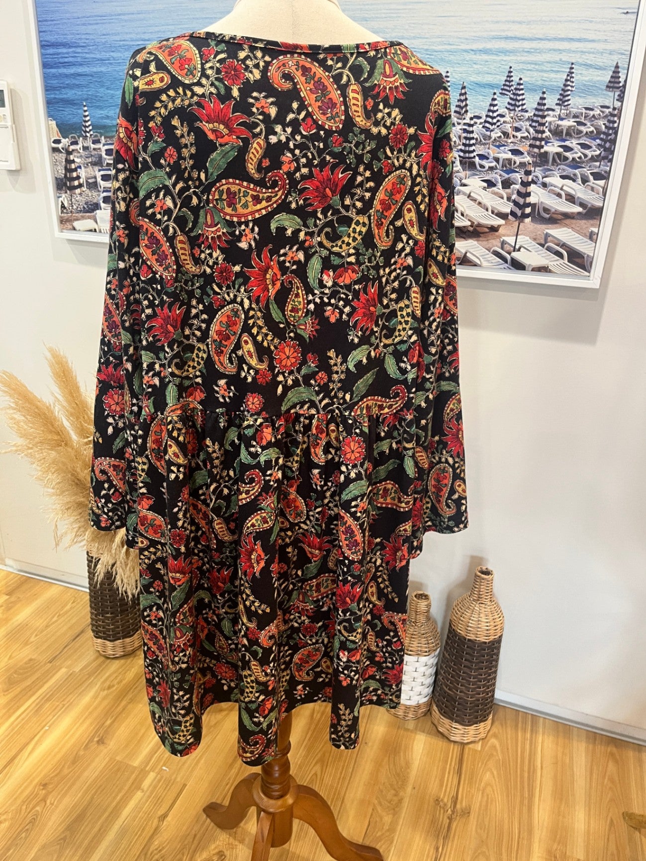 Black Paisley Knee-Length Dress Size XL – Long Sleeve