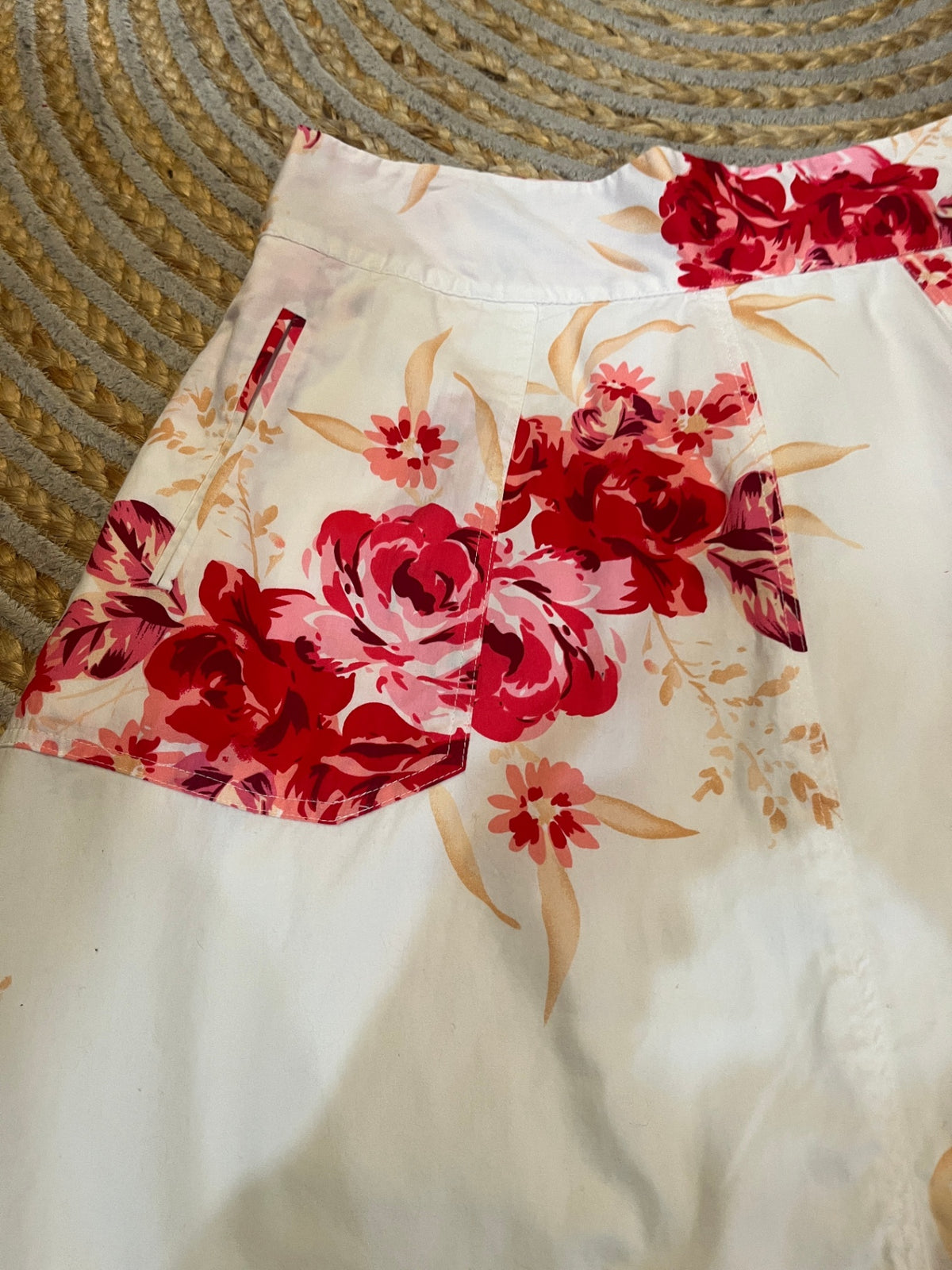 LAURA ASHLEY A Line Skirt White with Pink Floral Size 10