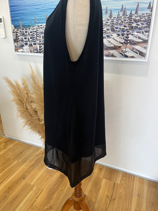 Victoria Street Merino Wool Black Tunic Size 16 – V-Neck | Shiny Contrast Detail