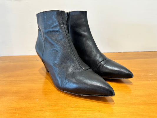 [SALE] Mi Piaci Ankle Boots - size 39