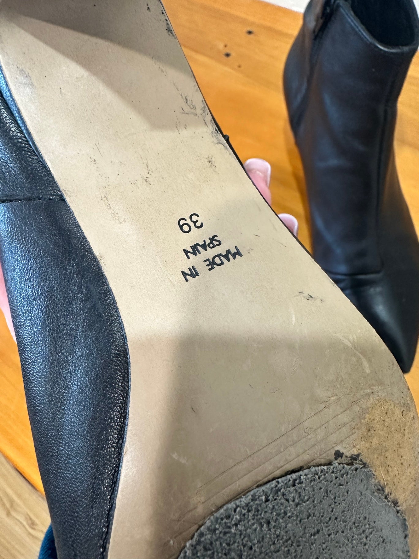 [SALE] Mi Piaci Ankle Boots - size 39