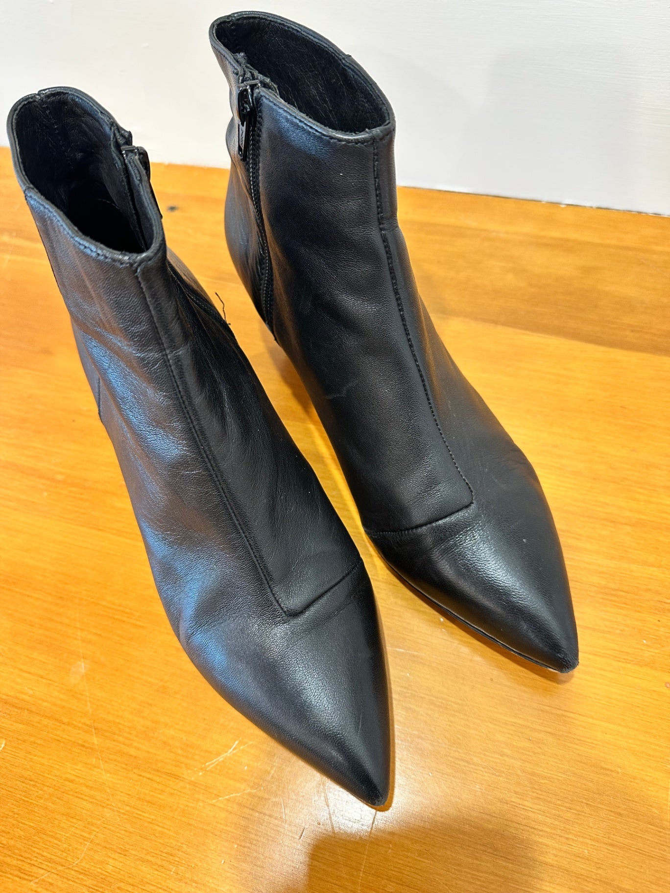 [SALE] Mi Piaci Ankle Boots - size 39