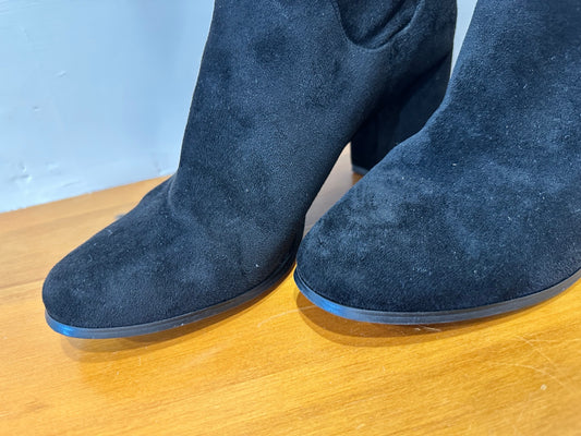 [SALE] Therapy Boots - Size 9