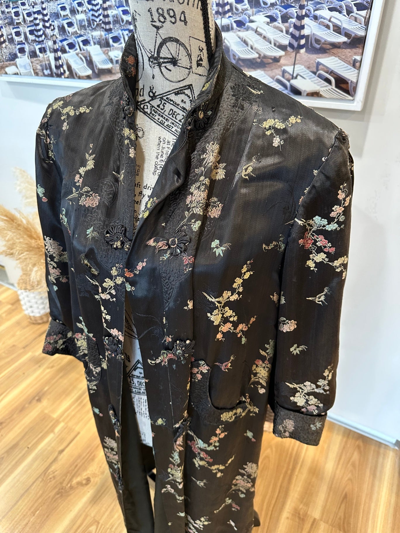 [SALE] Vintage Kimono One Size Black with multicolored floral pattern