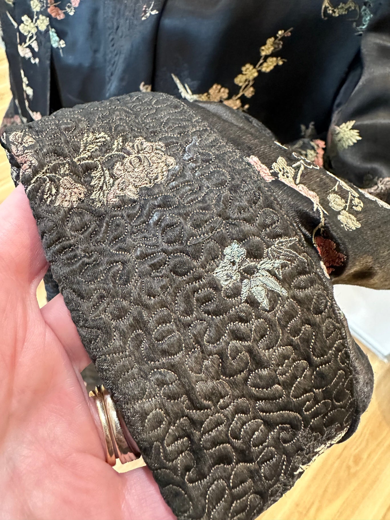 [SALE] Vintage Kimono One Size Black with multicolored floral pattern