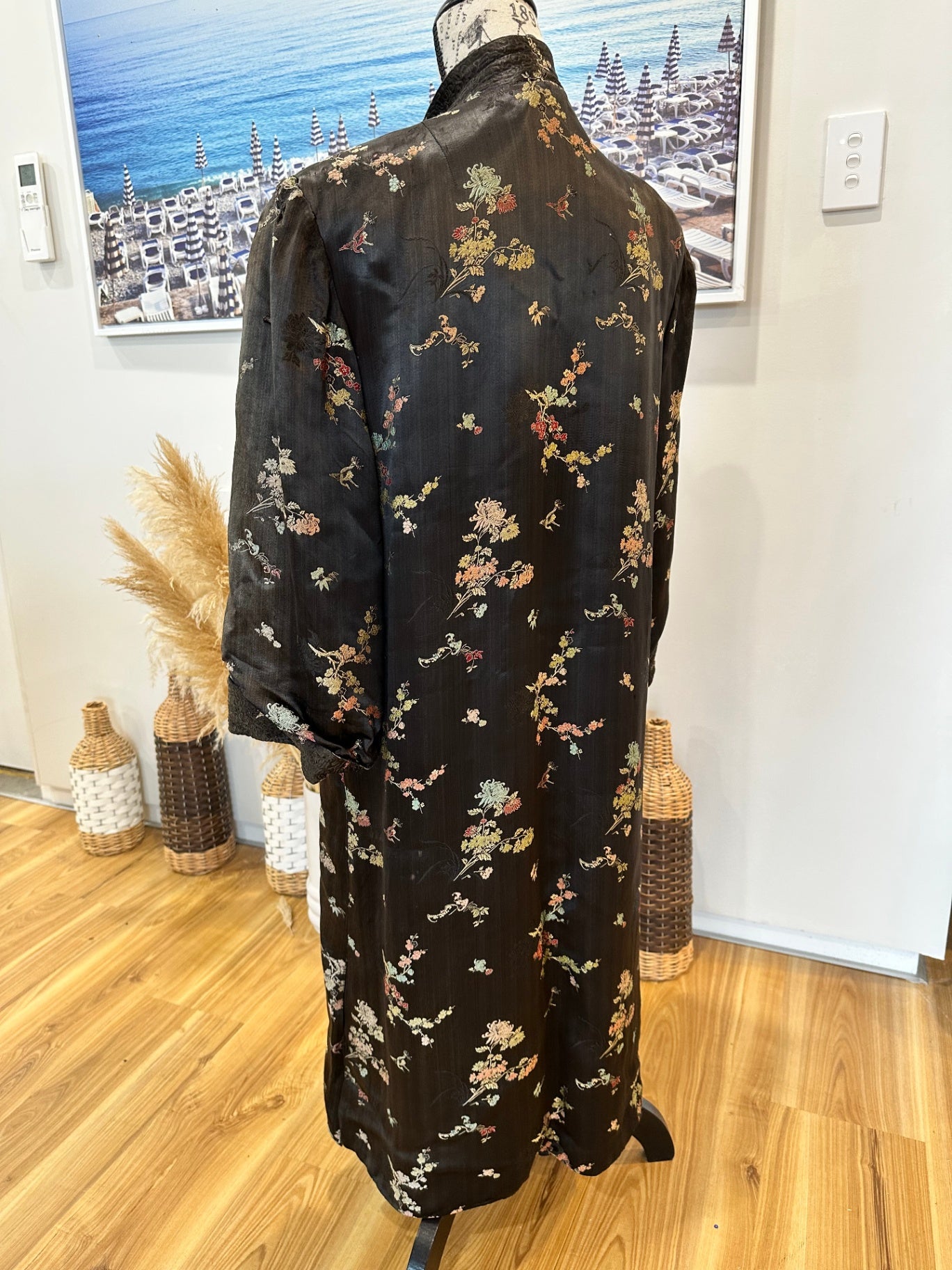 [SALE] Vintage Kimono One Size Black with multicolored floral pattern