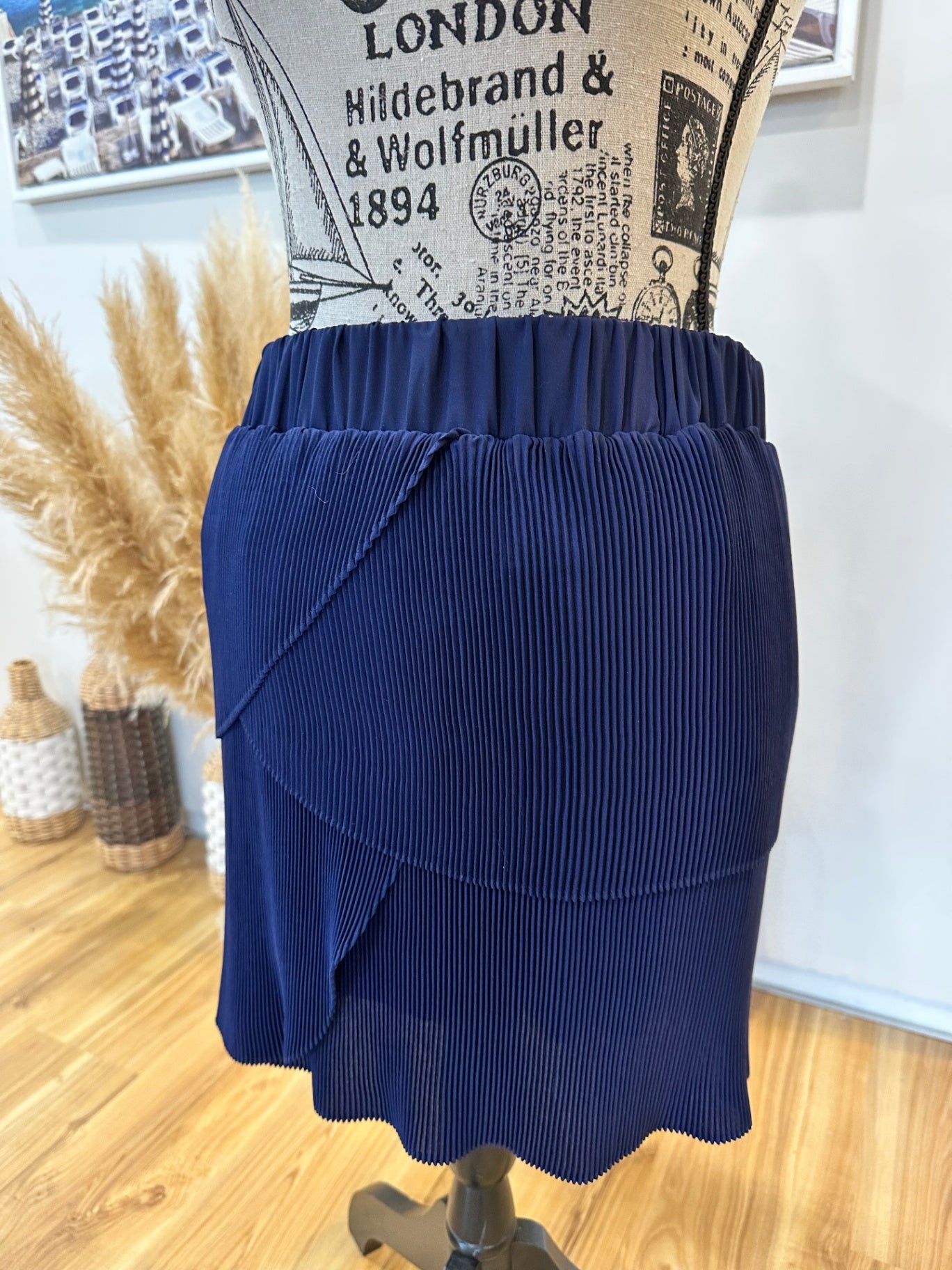 [SALE] Amaya - Navy Skirt - Size 10