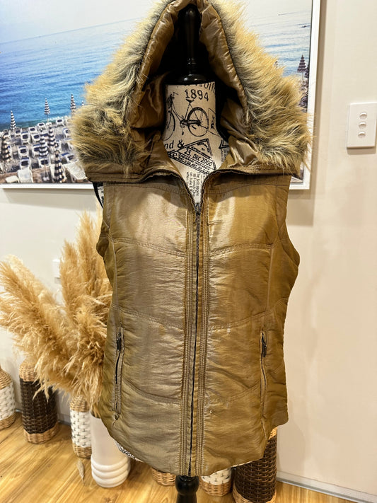 Vintage Vest Medium Brown / Gold w faux fur trim
