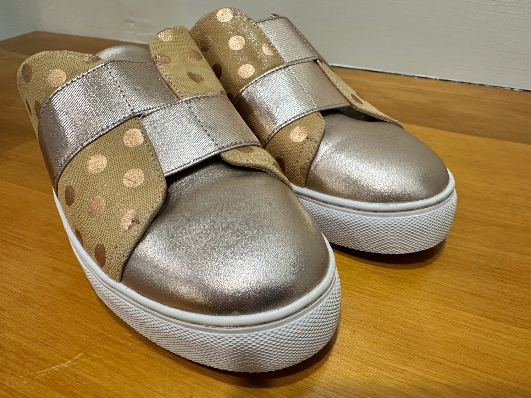 [SALE] Oli Sneakers 37 Gold