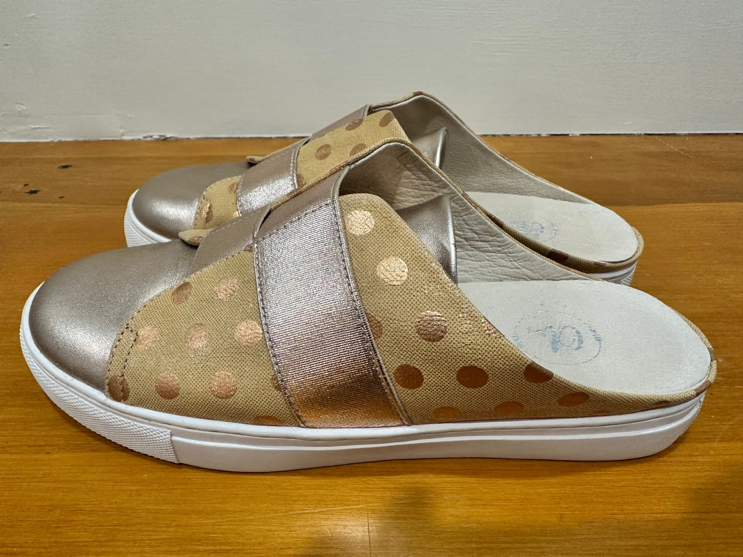 [SALE] Oli Sneakers 37 Gold