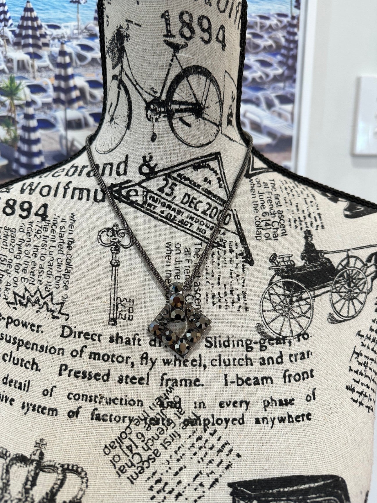 Necklace Black and Silver