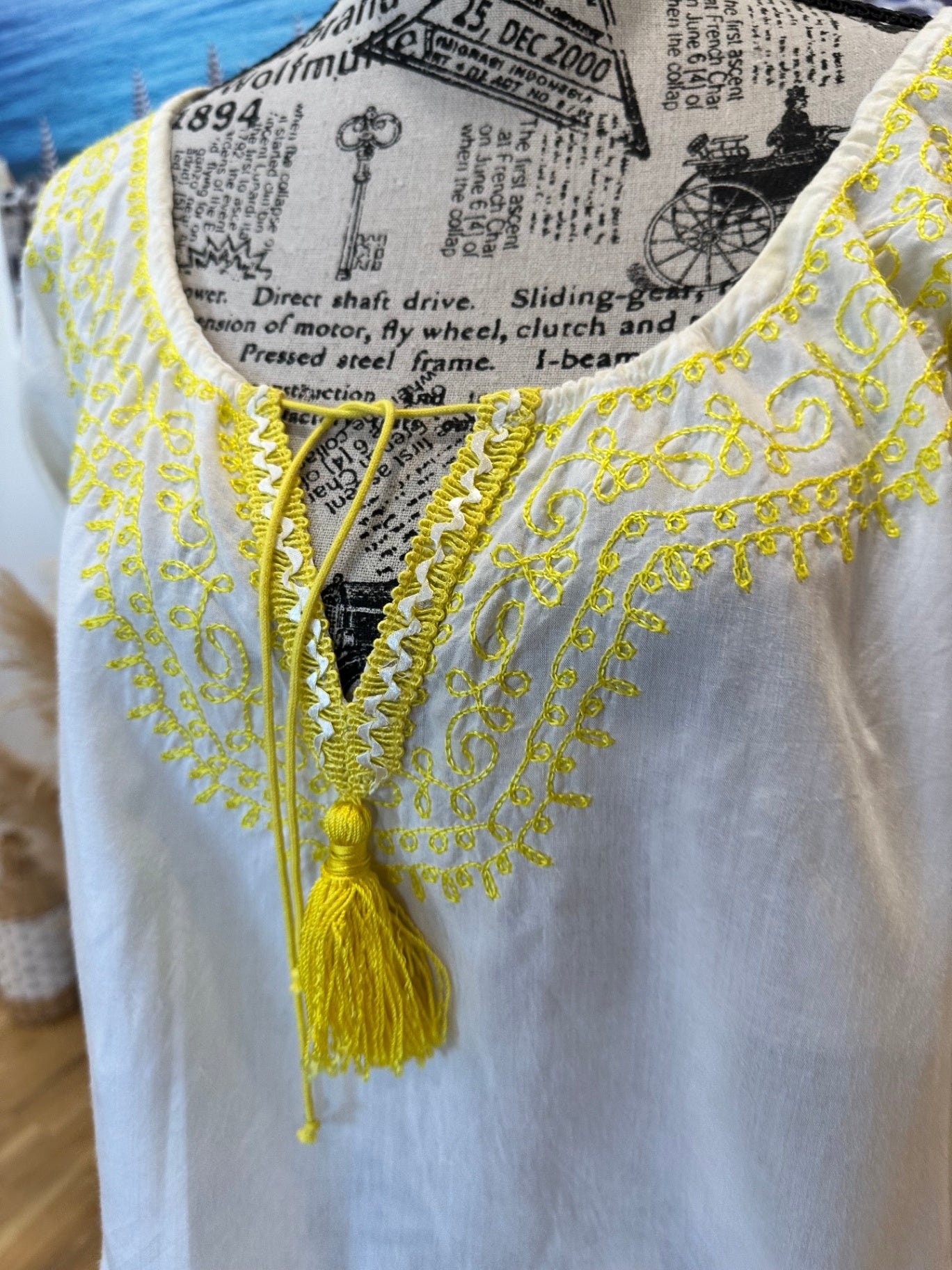 Tigerlily Blouse 10 White with yellow embroidery