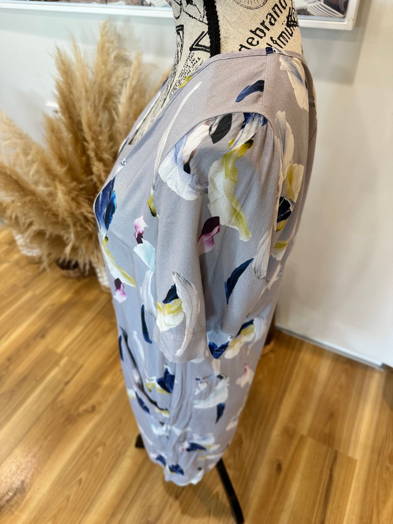 [SALE] Dress - Size 14 - Grey with floral pattern