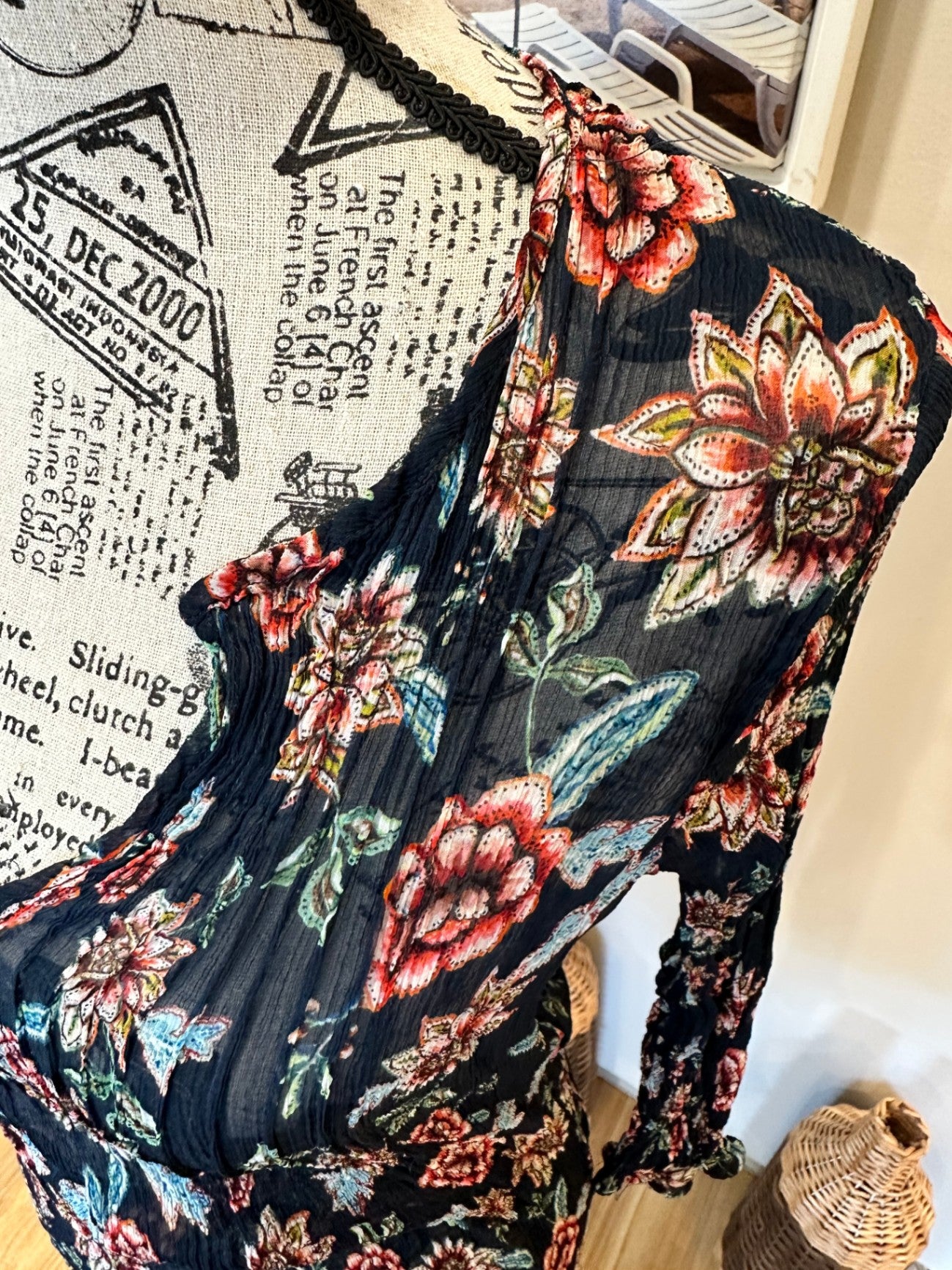 [SALE] Sussan - Top - Size 16 - Blue with floral print 
