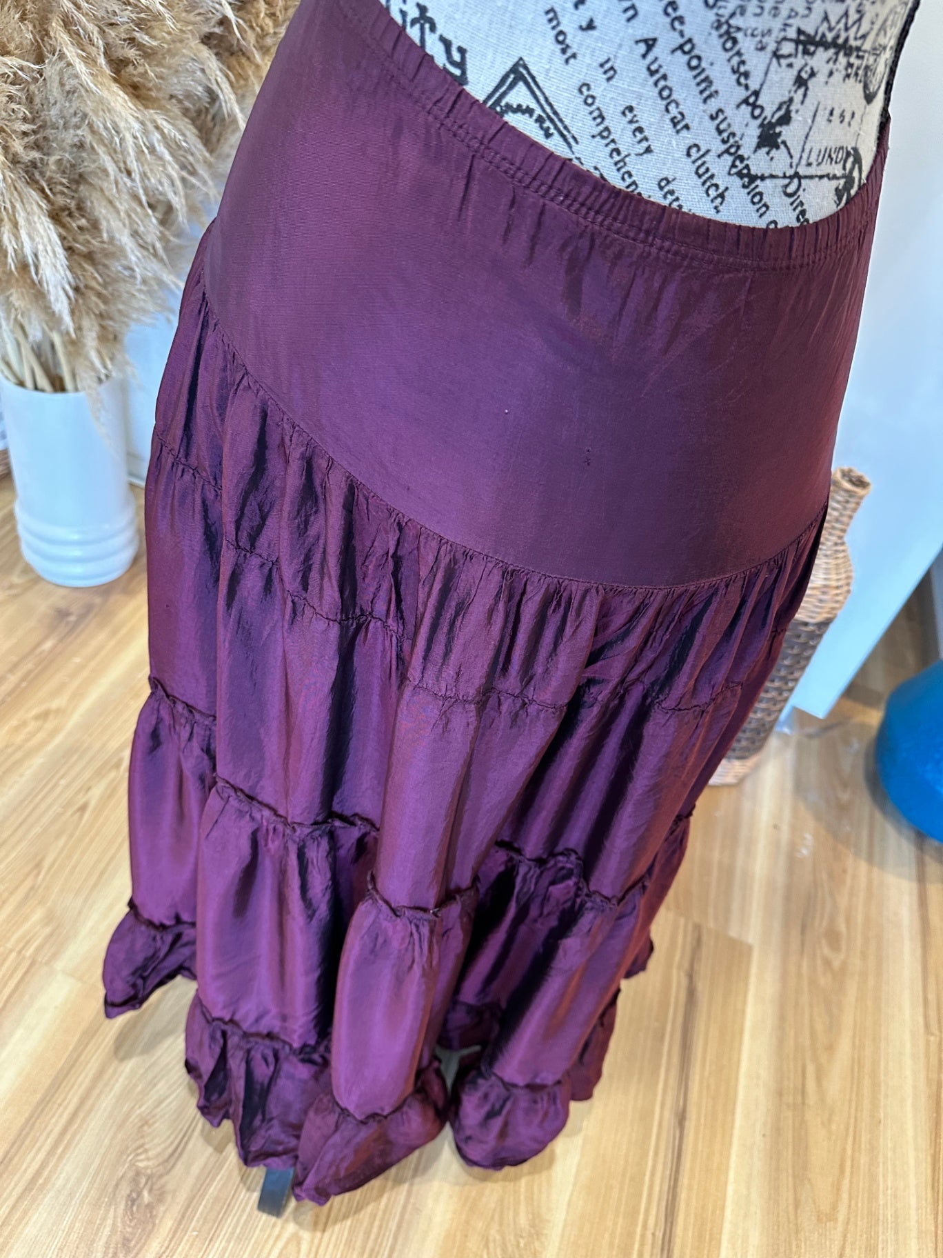 [SALE] Jacqui-E - Maxi Skirt - Medium / Large - Burgundy