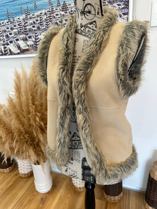 [SALE] Boho Vest Beige and brown/grey - faux fur and suede