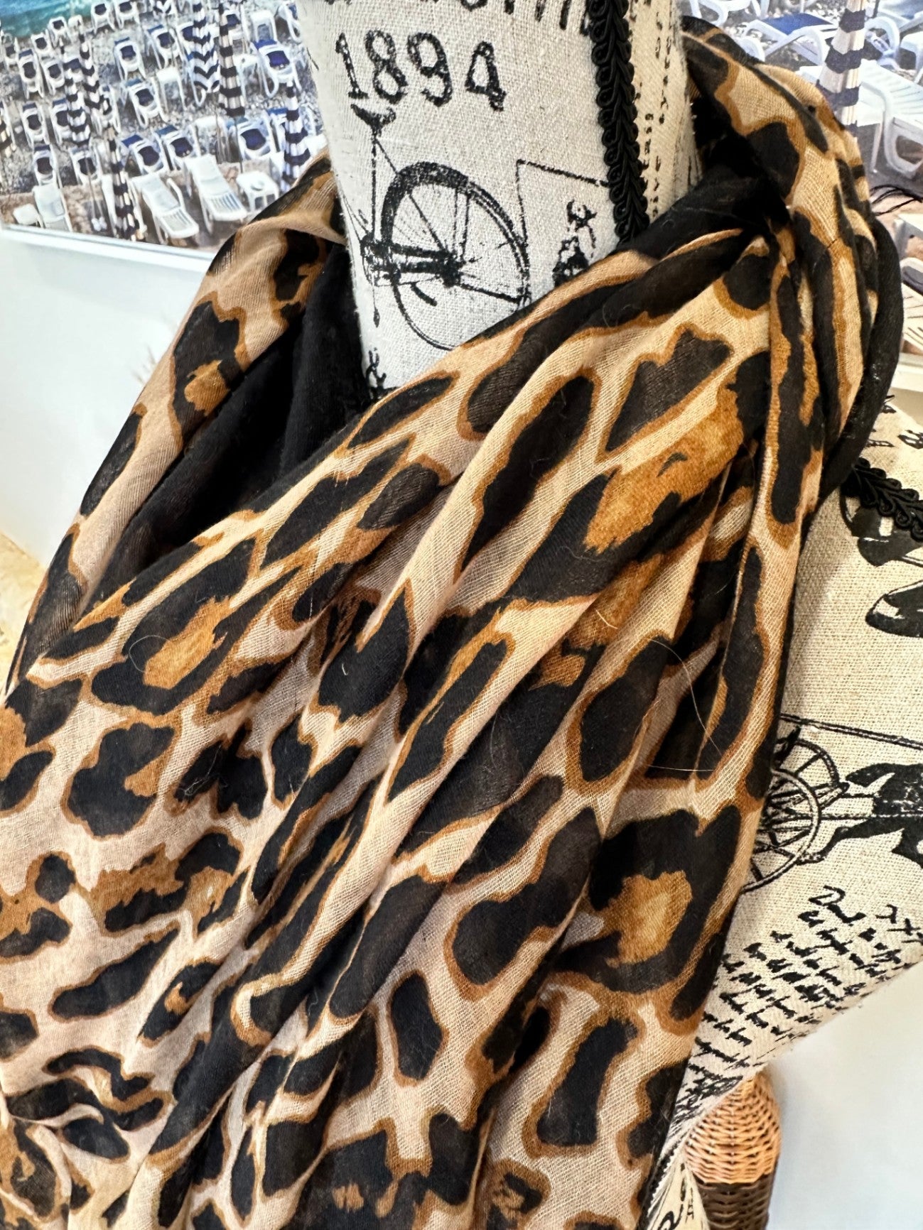 [SALE] Scarf Leopard print with shades of brown, black, and beige