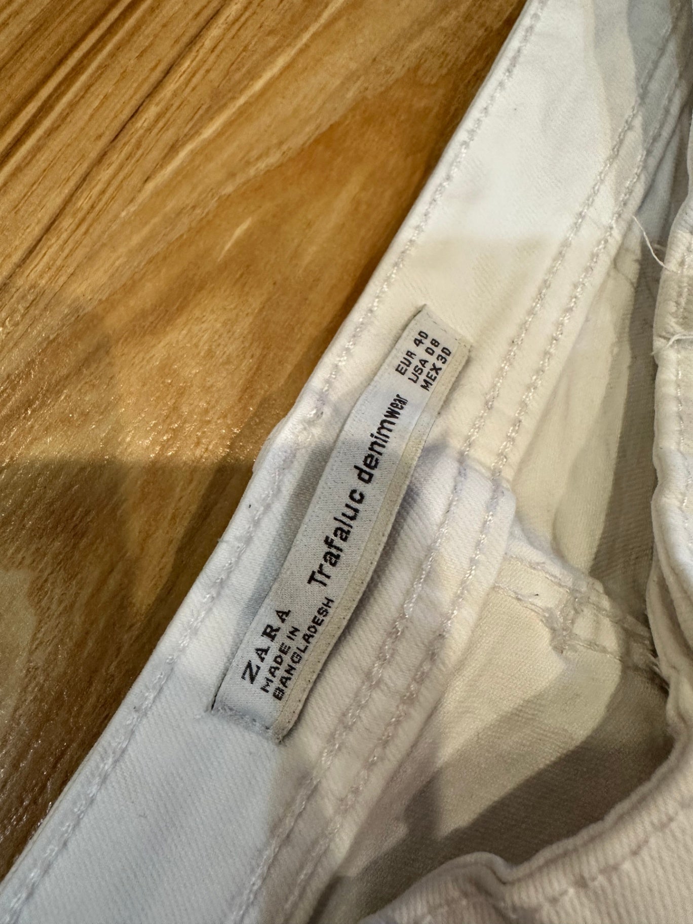 [SALE] Zara Jeans - 8 White