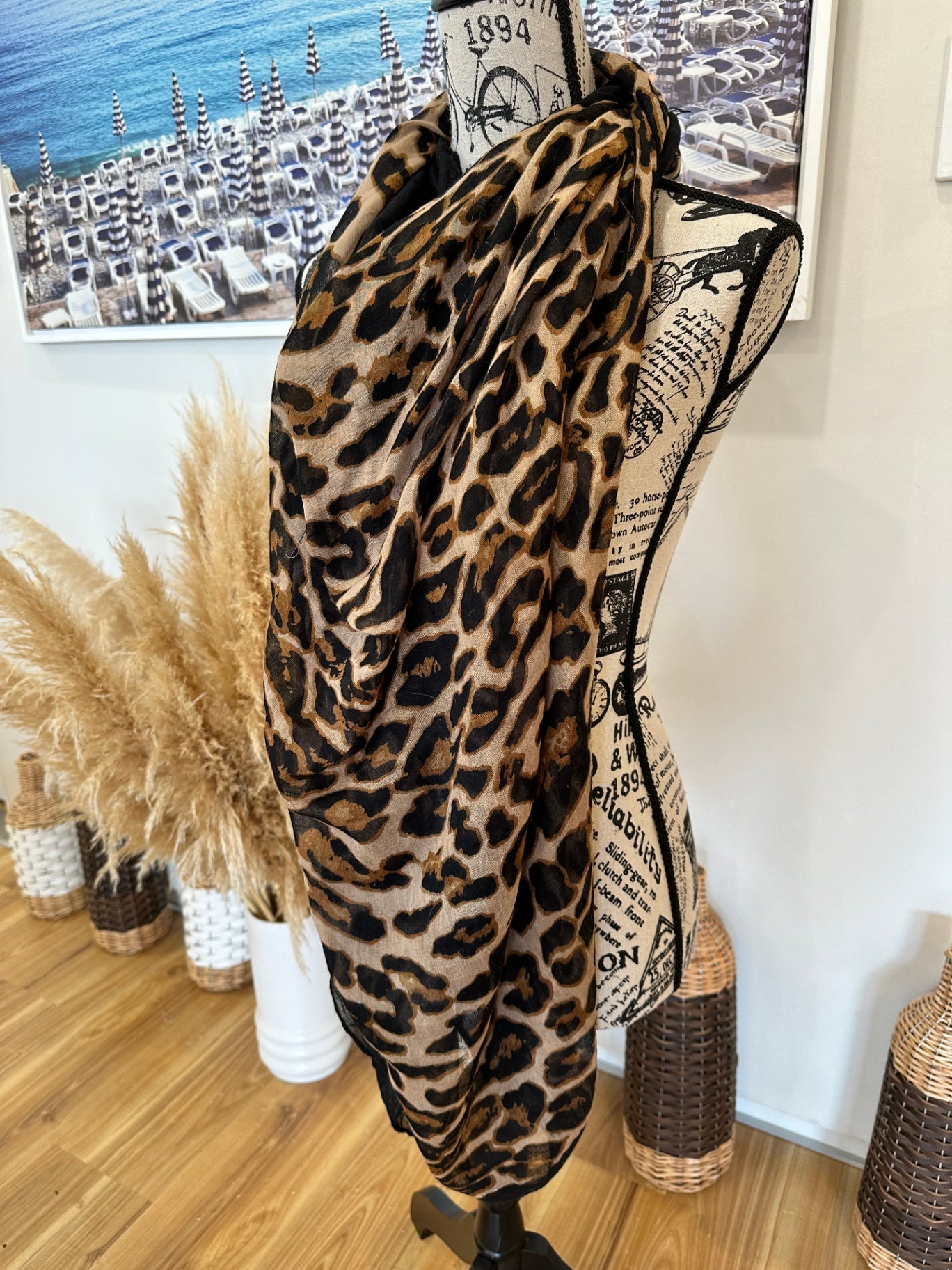 [SALE] Scarf Leopard print with shades of brown, black, and beige